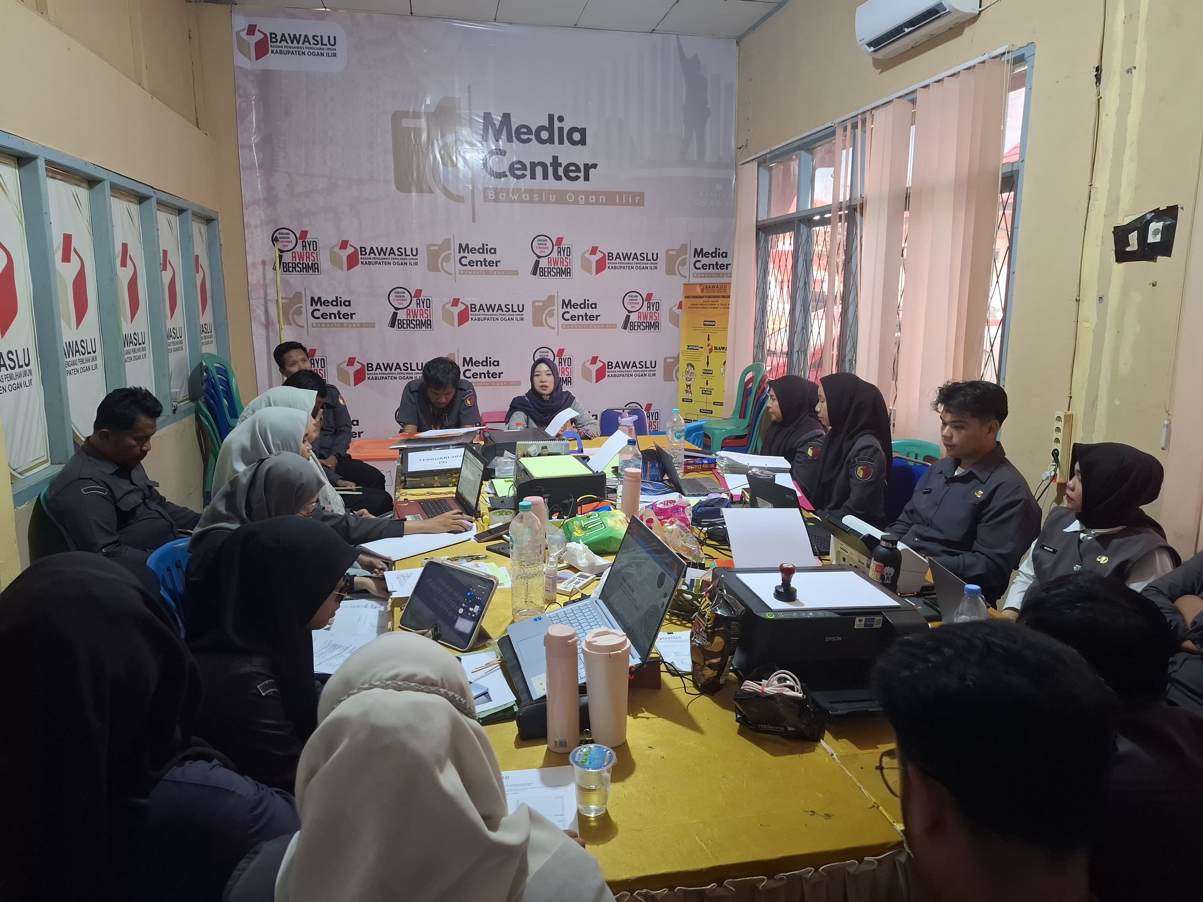 rapat penguatan Tata kelola sekretariat Bawaslu ogan ilir