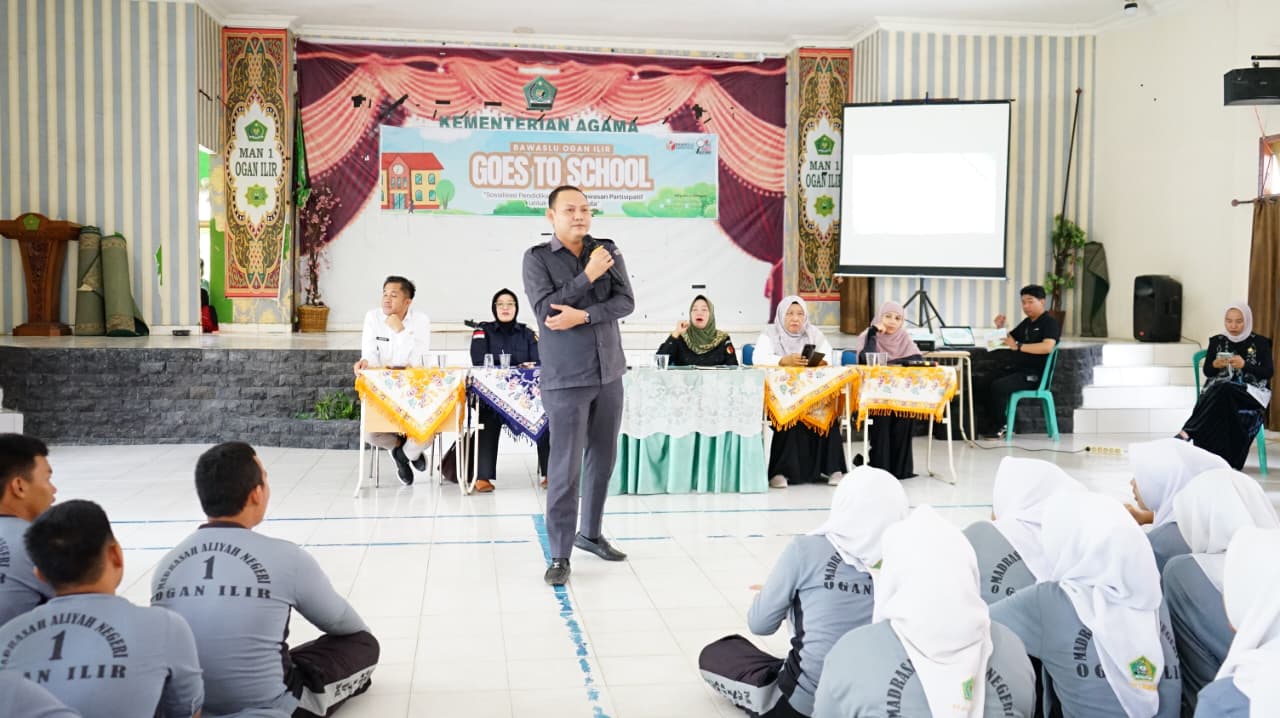 bawaslu goes to school