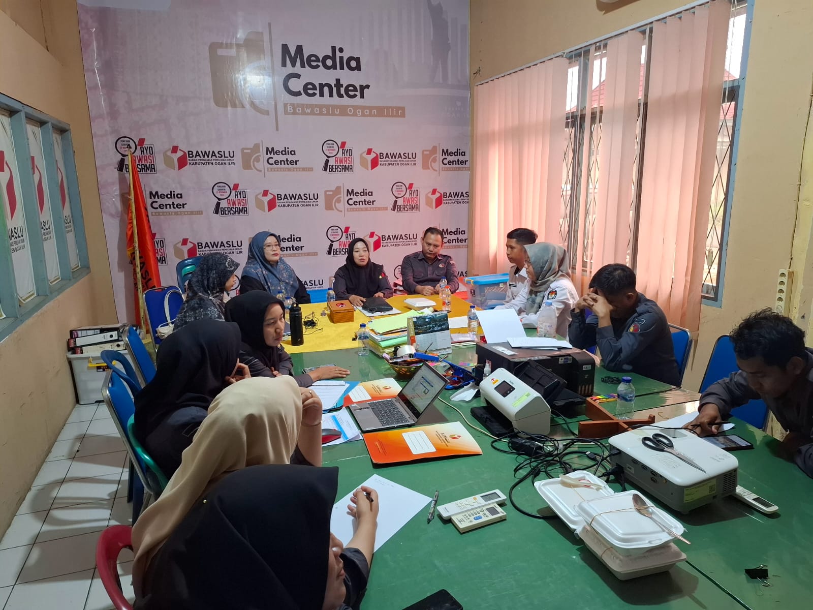 persiapan uji petik bawaslu ogan ilir terima kunjungan kpu ogan ilir