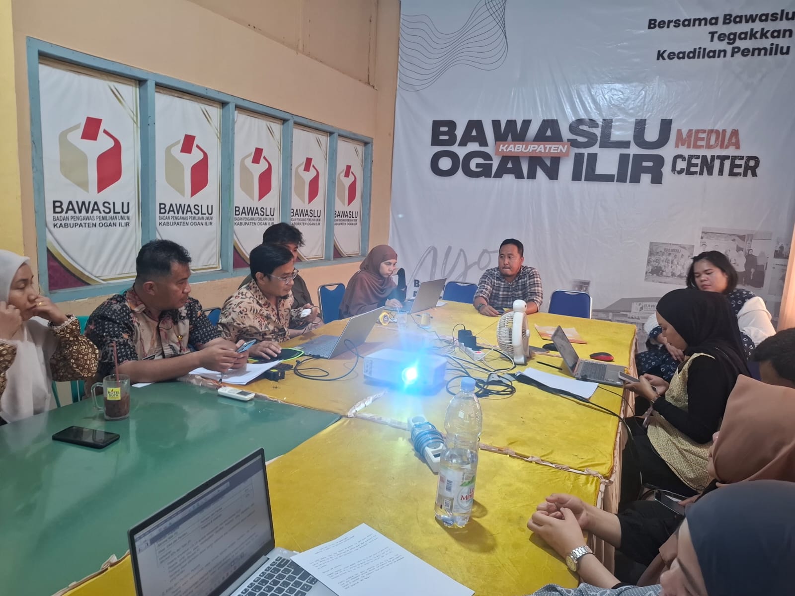 Ruang rapat kantor Bawalsu Kabupaten Ogan Ilir