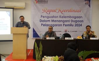 Ketua Bawaslu Sumsel Ingatkan Panwaslu Kecamatan Harus Selalu Siap Dalam Menangani Pelanggaran Pemilu 2024 di Ogan Ilir