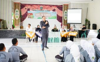 bawaslu goes to school